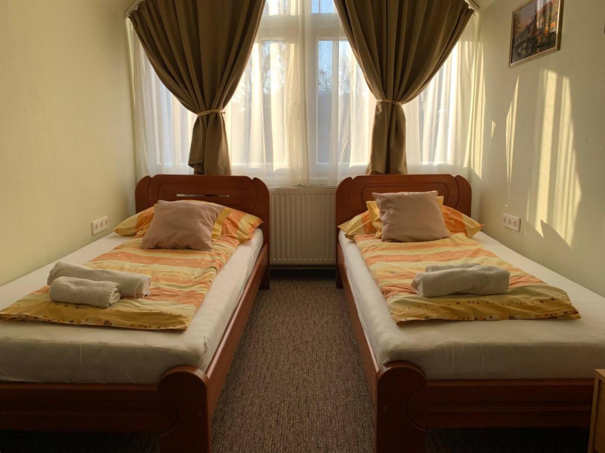 Hotel Palma Panzio Kaposvár Zewnętrze zdjęcie