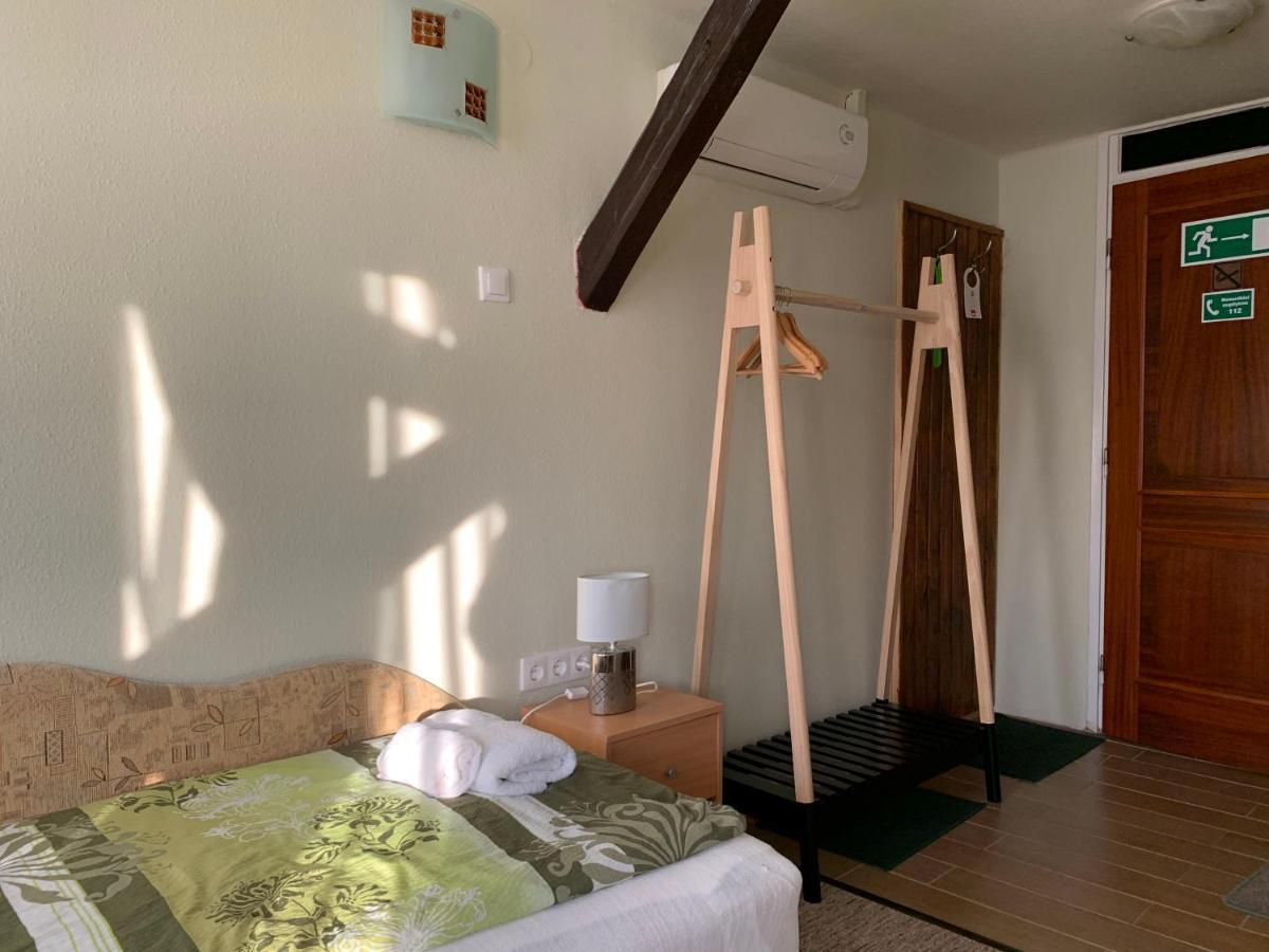 Hotel Palma Panzio Kaposvár Zewnętrze zdjęcie
