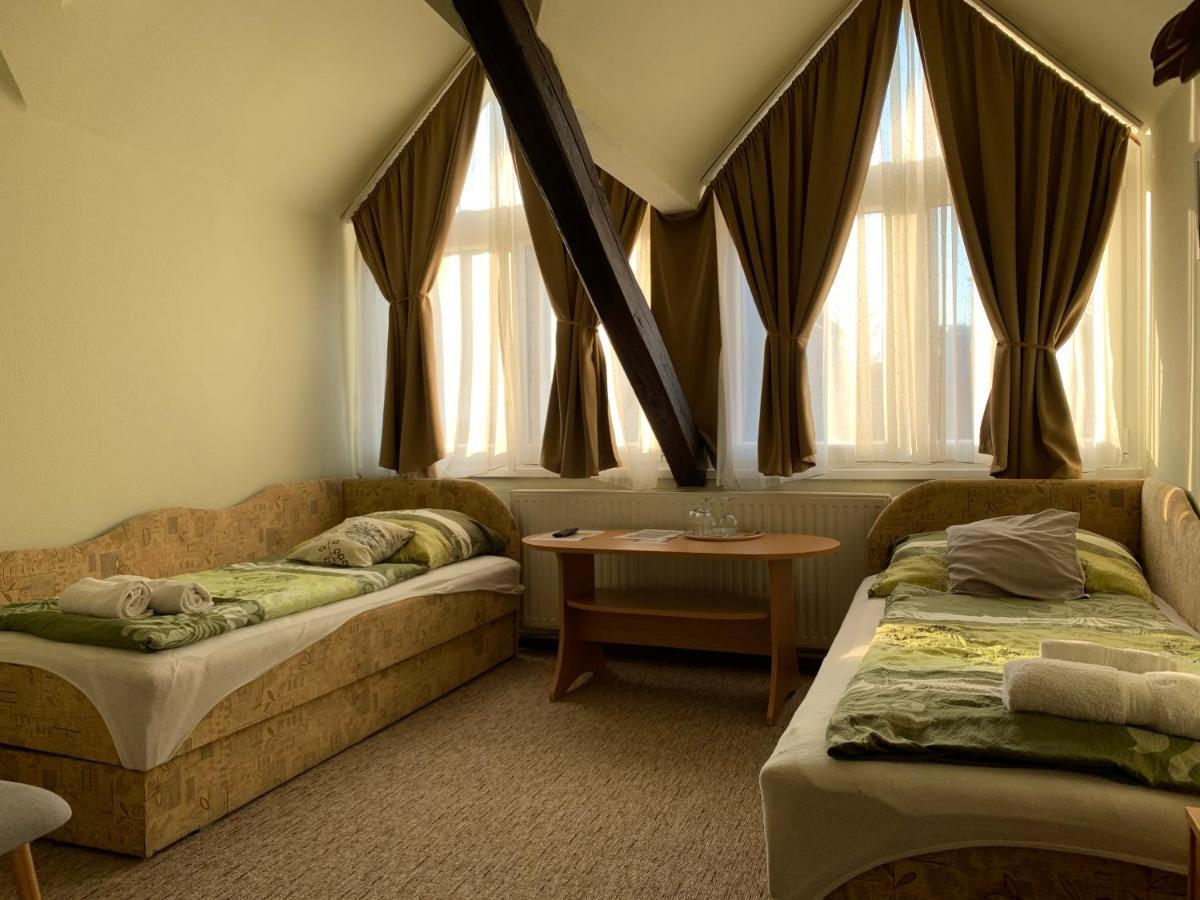 Hotel Palma Panzio Kaposvár Zewnętrze zdjęcie