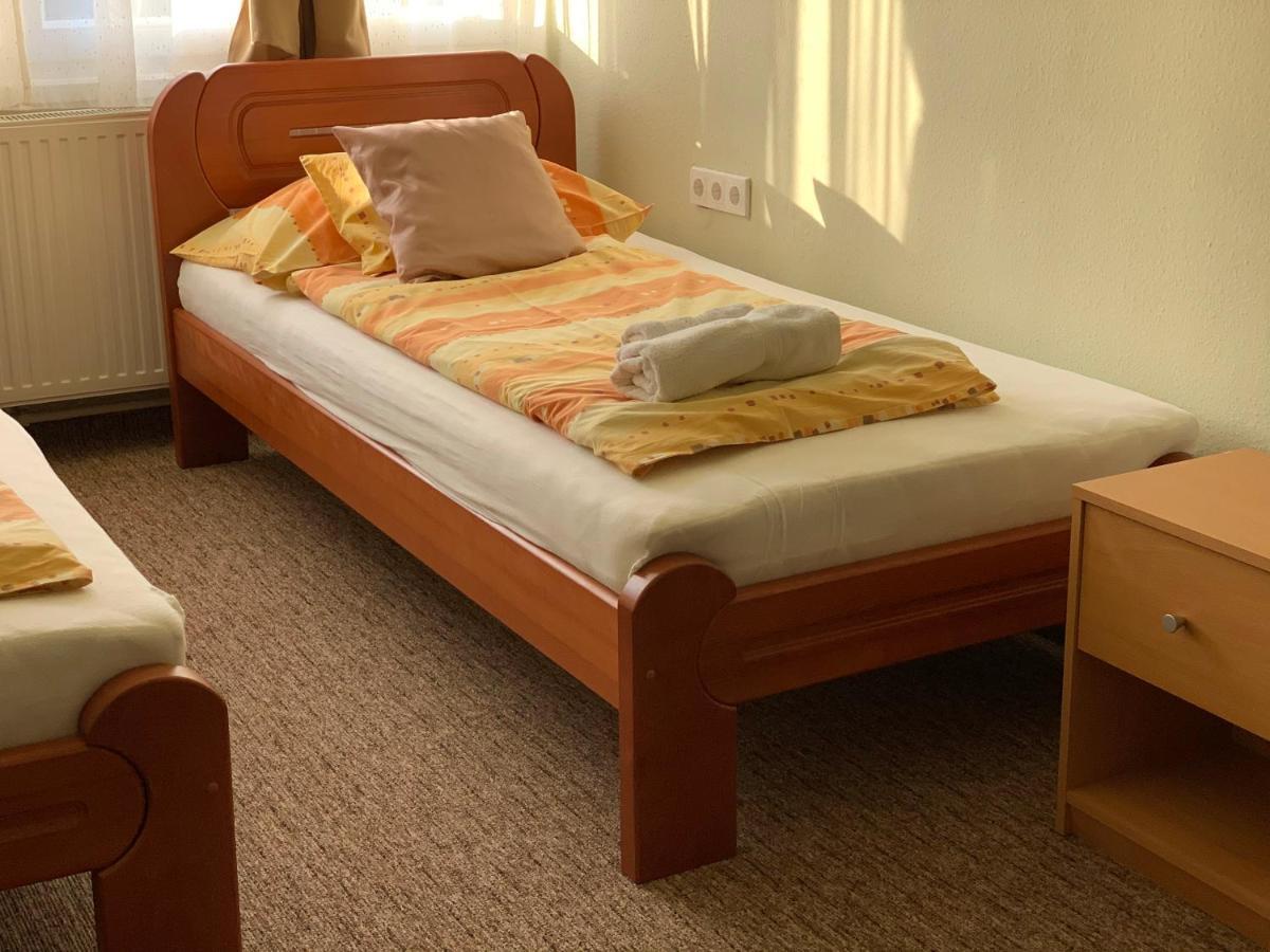 Hotel Palma Panzio Kaposvár Zewnętrze zdjęcie