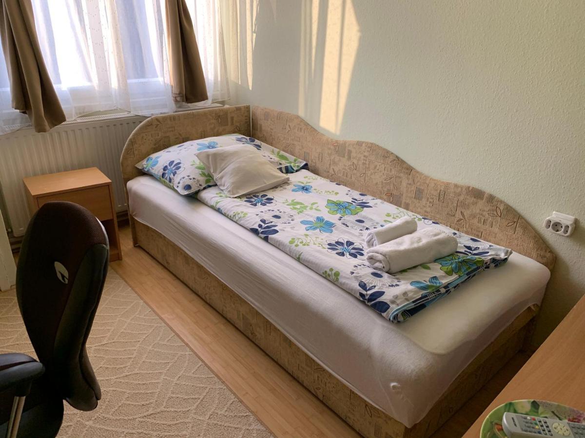 Hotel Palma Panzio Kaposvár Zewnętrze zdjęcie