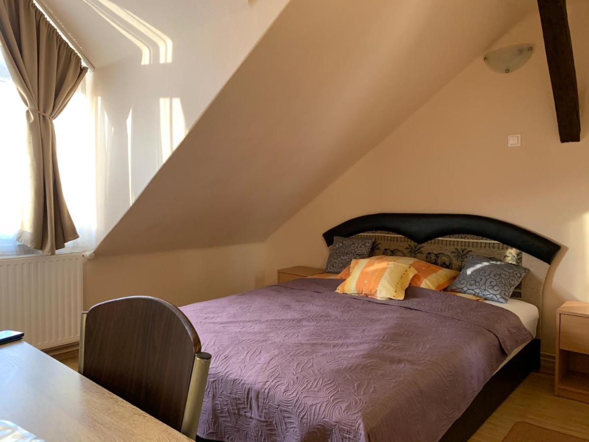Hotel Palma Panzio Kaposvár Zewnętrze zdjęcie