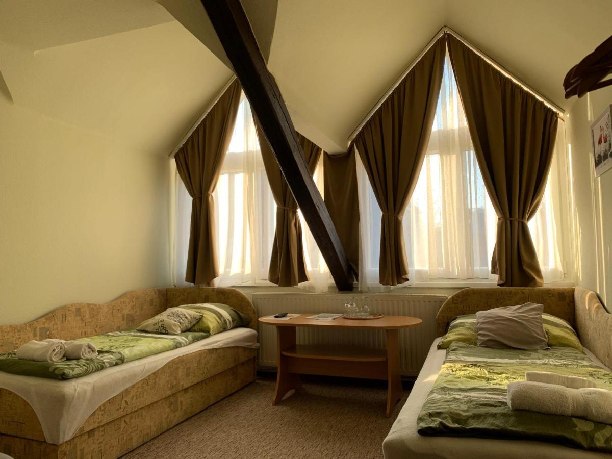 Hotel Palma Panzio Kaposvár Zewnętrze zdjęcie