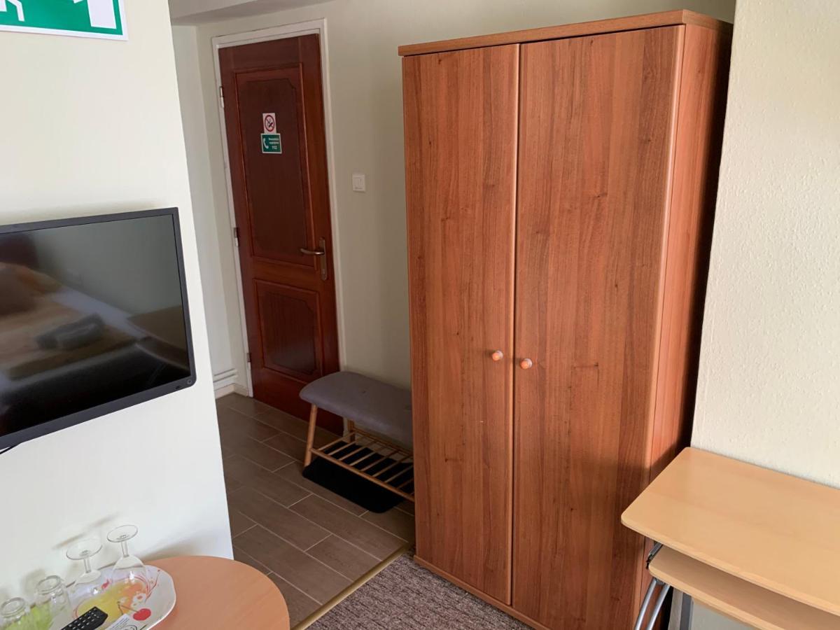 Hotel Palma Panzio Kaposvár Zewnętrze zdjęcie